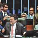 Hugo Motta e Davi Alcolumbre comemoram a derrubada dos vetos de Lula — Foto: Geraldo Magela/Agência Senado