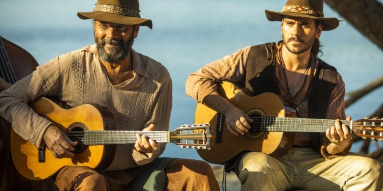 Almir Sater e Gabriel Sater em cena da novela 'Pantanal' — Foto: João Miguel Júnior/TV Globo/Divulgação