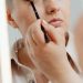 8 dicas de saúde para cuidar dos olhos ao se maquiar para as festas de fim de ano