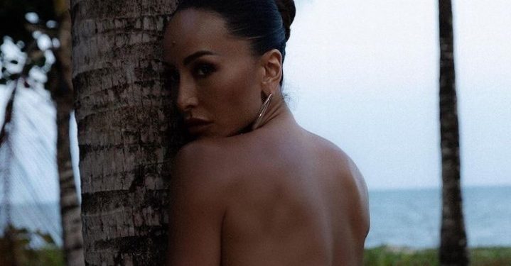 Famosas aderem ao topless para celebrar a liberdade; veja fotos