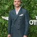 Wagner Moura passa por tapete vermelho do Gotham Film Awards — Foto: Michael Loccisano/Getty Images/AFP