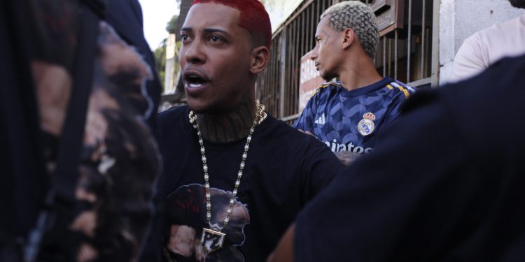 MC Poze vira alvo de ação após 'bagunçar' pagamento de personal organizer