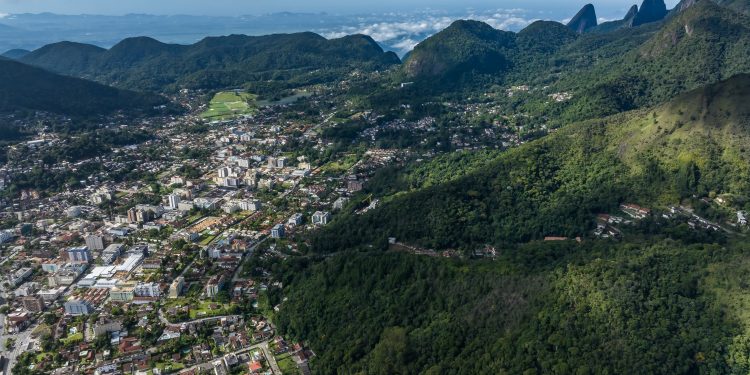 Maior conflito fundiário no estado do Rio, que pode afetar 45 mil pessoas, pode ser resolvido na próxima semana