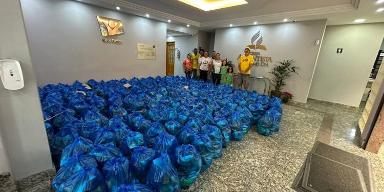 Cerca de 370 cestas foram entregues em 2024; nova meta é 500 — Foto: Divulgação/Igreja Adventista
