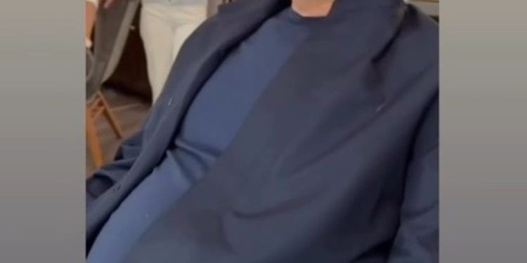 O ator Jim Caviezel como Jair Bolsonaro — Foto: Reprodução Instagram