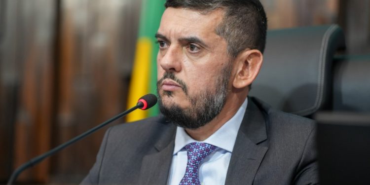 O PT fluminense rachado em relação a Rodrigo Bacellar