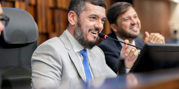 Por que o presidente da Alerj, Rodrigo Bacellar, foi preso? Entenda os detalhes da Operação Unha e Carne