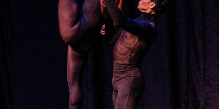 Bailarinos da Companhia de Dança Thiago Soares — Foto: Divulgação / Cainã Wattz