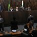 Iniciada sessão presidida pelo deputado Guilherme Delaroli — Foto: Reprodução TV Alerj