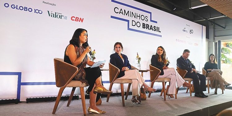 Encontro promovido por O GLOBO, Valor e Rádio CBN debateu o turismo com várias autoridades — Foto: Fabiano Rocha