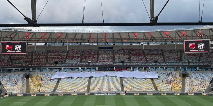Torcida do Flamengo prepara festa no Maracanã — Foto: João Pedro Fragoso