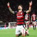 Léo Pereira comemora gol marcado contra o Santos — Foto: Gilvan de Souza/Flamengo