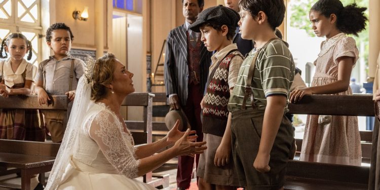 'Êta mundo melhor!': Zulma é desmascarada durante casamento com Candinho