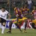 Ronaldo contra o Tolima em 2011, com o Corinthians — Foto: AP