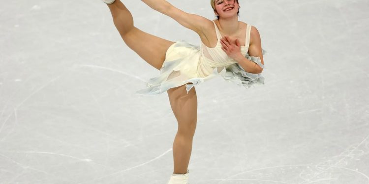 Alysa Liu, da equipe dos Estados Unidos, compete no décimo primeiro dia dos Jogos Olímpicos de Inverno de Mailano-Cortina 2026 — Foto: Matthew Stockman/Getty