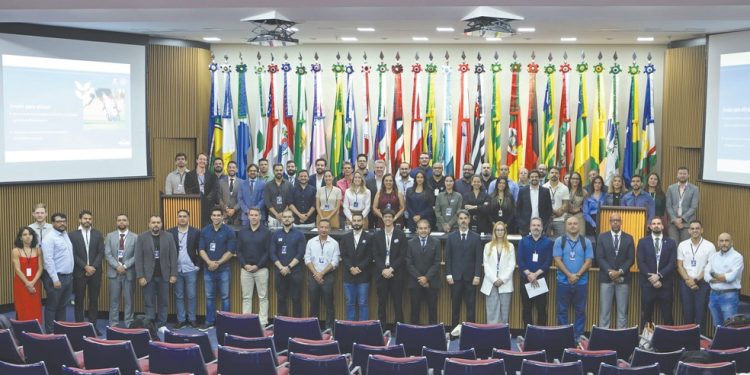 Integrantes do I Encontro Técnico Nacional sobre Combate à Manipulação de Resultados Esportivos — Foto: MARIANA RAPHAEL/MESP