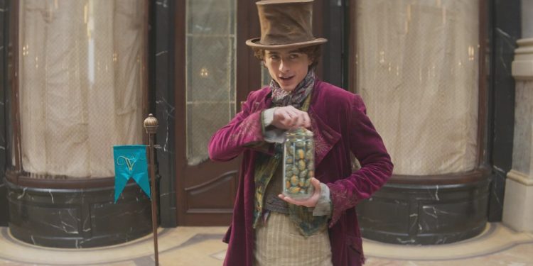 Timothee Chalamet em cena de "Wonka" — Foto: Divulgação
