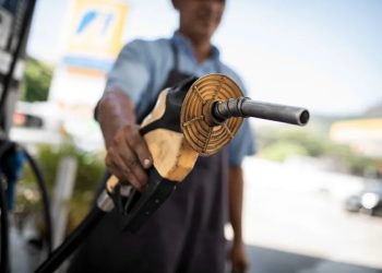 Defasagem da gasolina no Brasil já chega a 49%, com disparada do petróleo — Foto: Brenno Carvalho/Agência O Globo