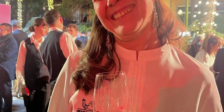 Angélica Salvador: cozinha portuguesa com pegada brasileira no seu In Diferente, no Porto. "Hoje tenho um estoque tucupi na dispensa", — Foto: Luciana Froes