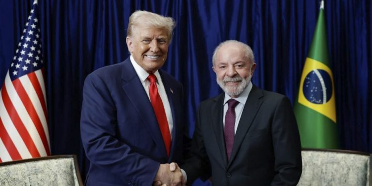 Governo aguarda chamado para encontro de Lula com Trump nos EUA