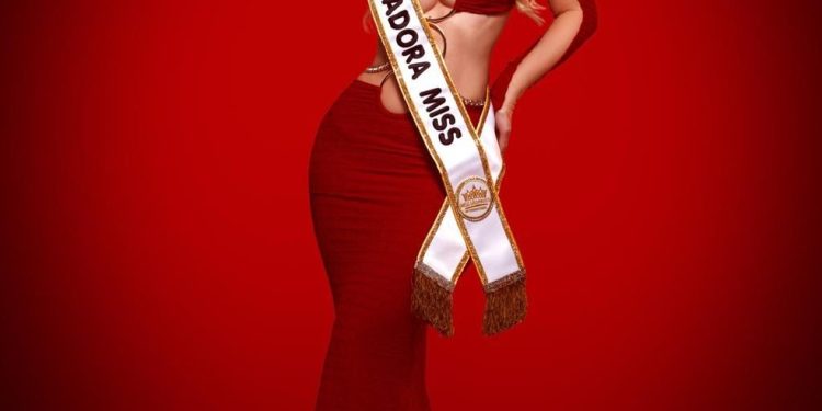A influencer e empresária Jéssica Barbieri coleciona mais uma faixa e deve levar o nome do Brasil para outros países — Foto: Pics Mari / Divulgação