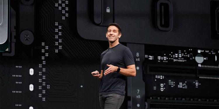 John Ternus é especulado como sucessor de Cook na Apple — Foto: Apple/Divulgação