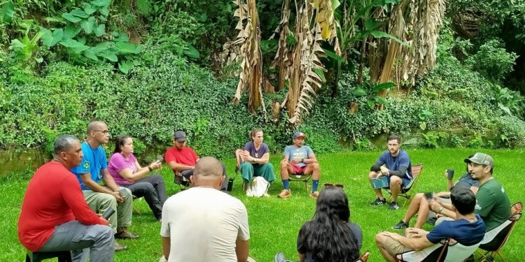 Moradores do Alto participam de capacitação em mínimo impacto ambiental — Foto: Divulgação/Gear Tips
