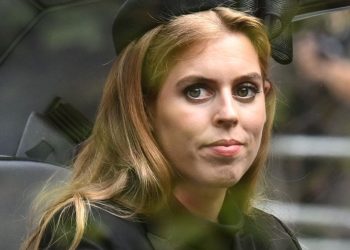 Princesa Beatrice considera mudança para os EUA para escapar do escândalo Epstein que envolve seu pai