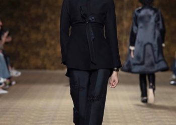 Após chamar atenção na última edição da São Paulo Fashion Week, a modelo seguiu para a temporada europeia — Foto: Divulgação