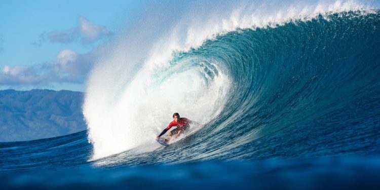 Mateus Herdy persegue classificação inédita para elite do surfe — Foto: Tony Heff/WSL