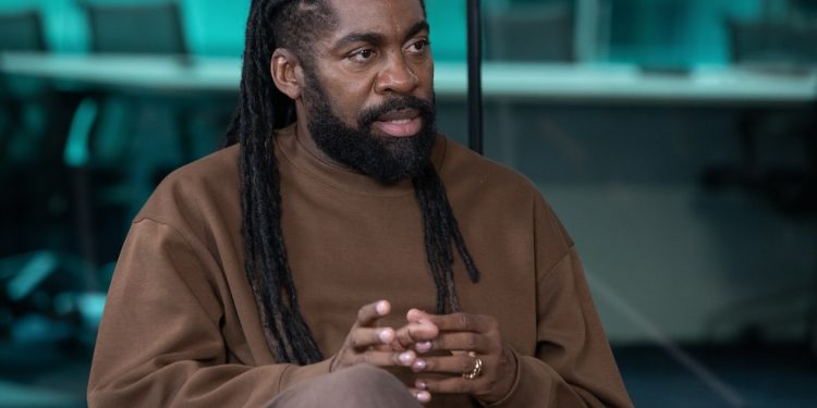 Lázaro Ramos em participação no 'Conversa vai, conversa vem' — Foto: Ana Branco