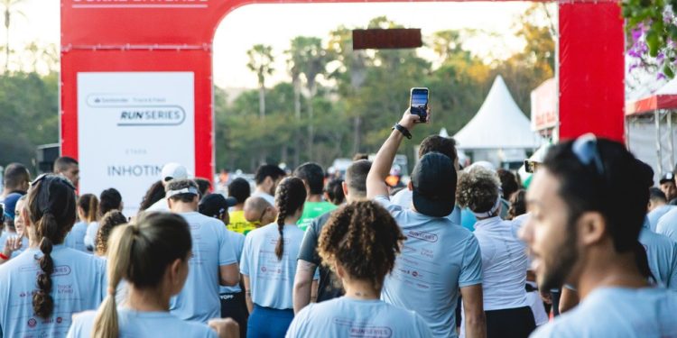 Etapa de Inhotim, em MInas Gerais, do circuito de corridas da Track&Field — Foto: Divulgação
