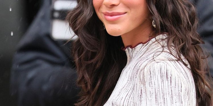 Bruna Marquezine revelou que já realizou procedimentos estéticos ao longo de sua carreira — Foto: Getty Images