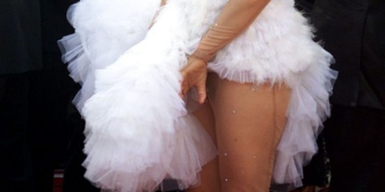 A cantora islandesa Björk em 2001 — Foto: Fred Prouser