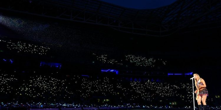 Taylor Swift durante show no Allianz Parque, em São Paulo — Foto: Getty Images