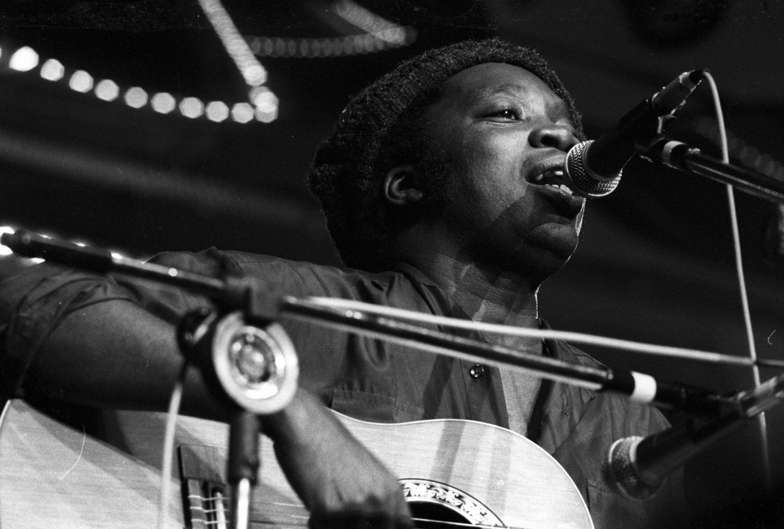 A curiosa história de uma relíquia da MPB de Milton Nascimento com A Barca do Sol, que enfim vira álbum