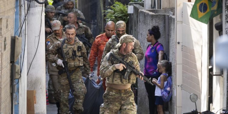 A fragilidade da inocência em meio ao confronto; relembre