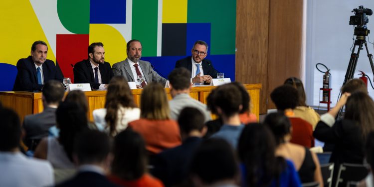 A queda de braço contra a divulgação da margem de lucro das distribuidoras de combustíveis