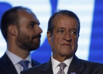 A reunião entre Eduardo Bolsonaro e Valdemar Costa Neto nos EUA