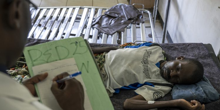 AIDS volta a crescer na Zâmbia, um ano após cortes dos EUA na assistência ao HIV