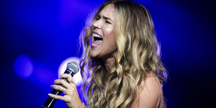 Além de Shakira, Joss Stone também faz show gratuito no Brasil em maio; saiba mais