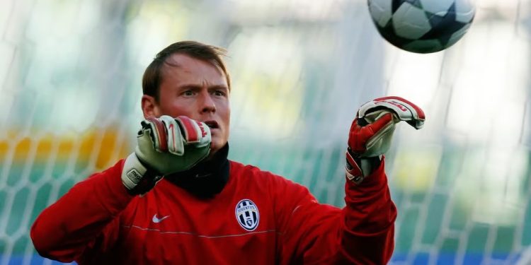 Alexander Manninger: quem foi ex-goleiro do Arsenal que morreu após ter carro atingido por trem na Áustria