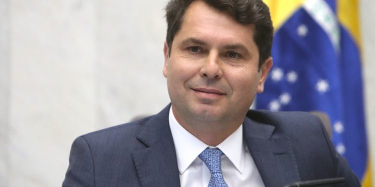 Alexandre Curi troca PSD pelo Republicanos em meio à indefinição de sucessor de Ratinho Jr no Paraná