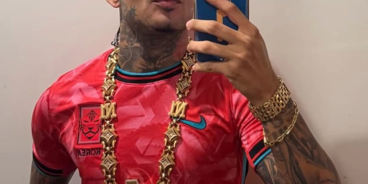 Anderson Neiff: 'rei do brega funk' foi atingido no ombro por fragmentos de projétil