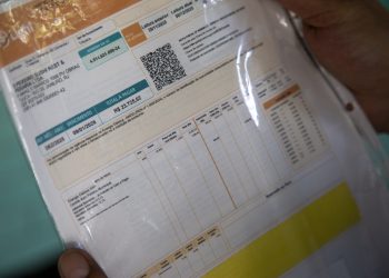 Aneel aprova reajustes de 5% a 15% na conta de luz de cidades de nove estados