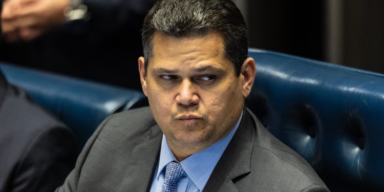 Após Alcolumbre encerrar CPI do Crime Organizado, comissão fala em 'desserviço' e estende críticas ao STF
