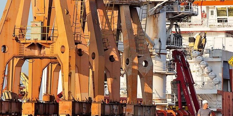 Após desmontar esquema bilionário de propinas no Porto do Rio, Receita vai recrutar fiscais de todo país para trabalhar no local