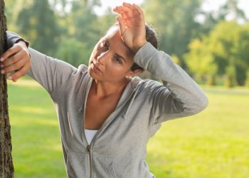 Ardor, coceira e desconforto íntimo: o que esses sinais podem estar dizendo sobre o corpo