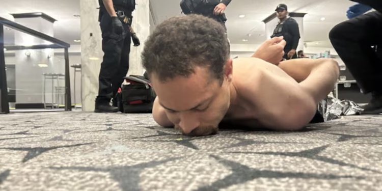 Ataque em Washington: o que se sabe sobre o homem preso por abrir fogo no jantar de Donald Trump