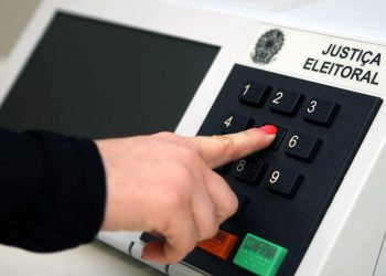 Cláusula de barreira mais rígida ameaça partidos pequenos e renova estratégias para eleição